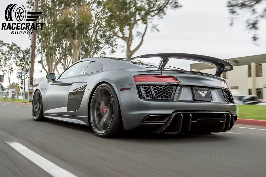 Diffuseur arrière en carbone Type V pour Audi R8